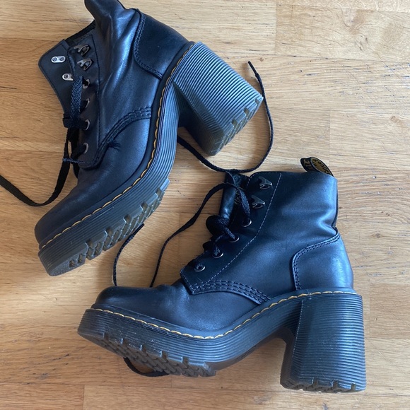 Dr Martens Jesy Sendal Heeled Boots - Picture 3 of 6